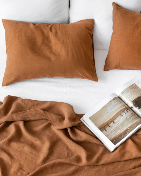 Cinnamon linen sheet set
