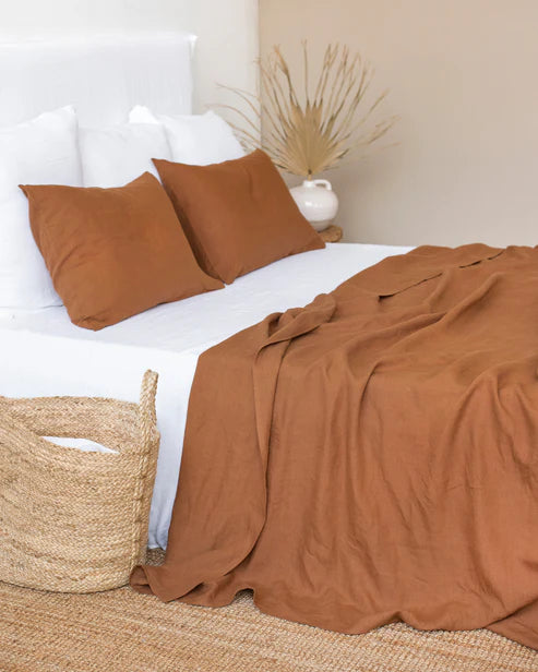 Cinnamon linen sheet set