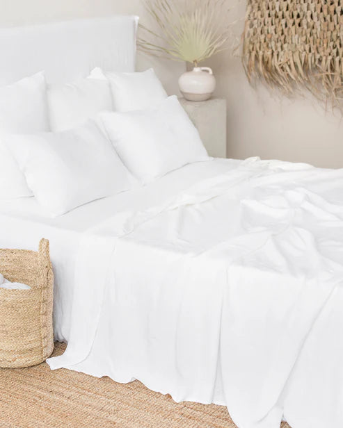 White linen sheet set (4 pcs)